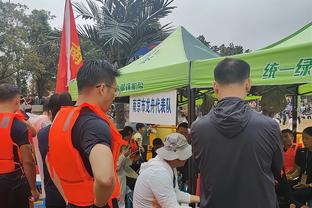 事情会迎来转机吗？沙特媒体：本泽马目前已经离开了吉达